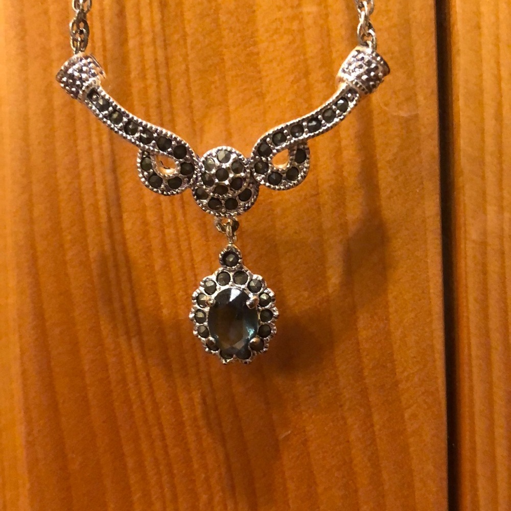 Pendant necklace
